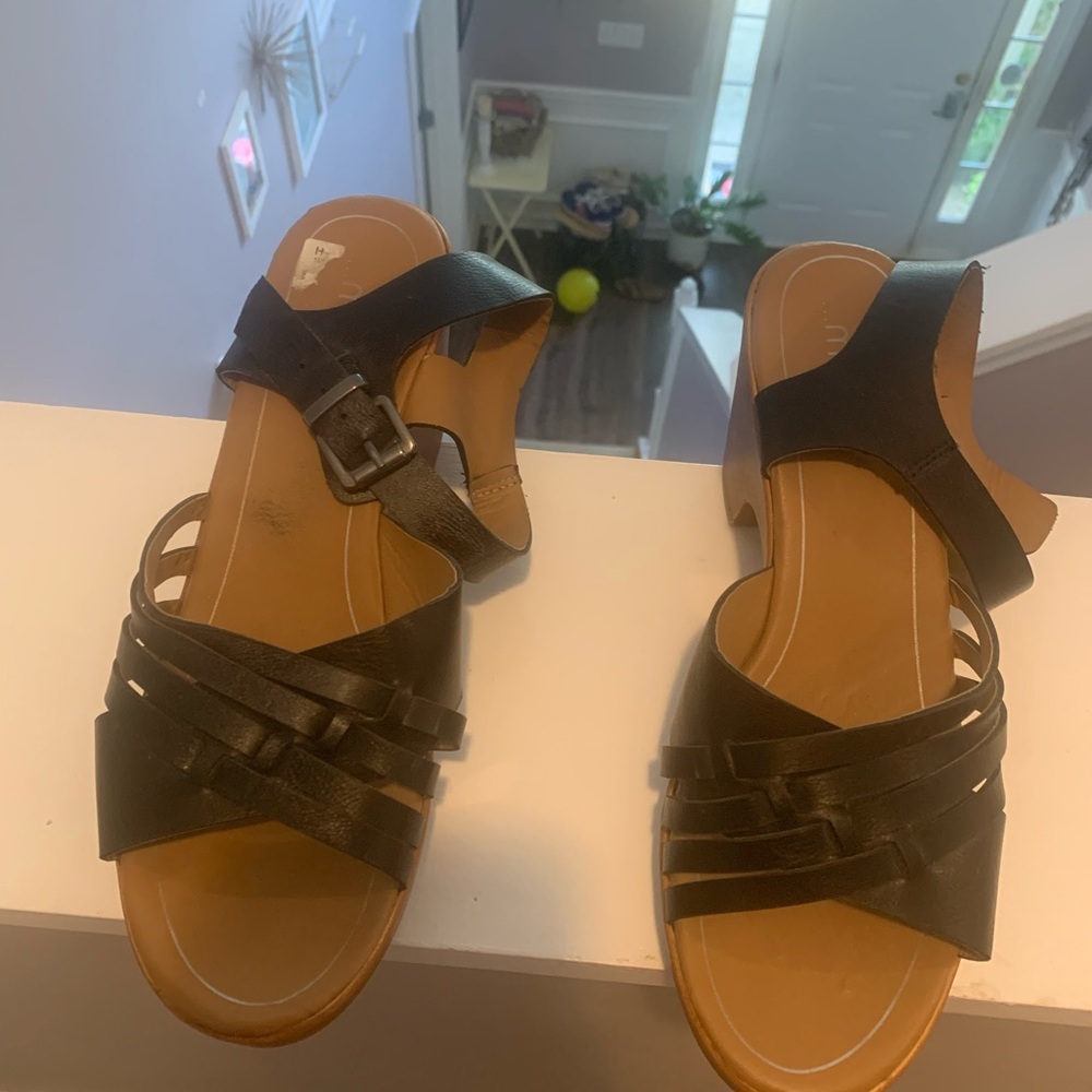 Me Too Black Strappy Sandals